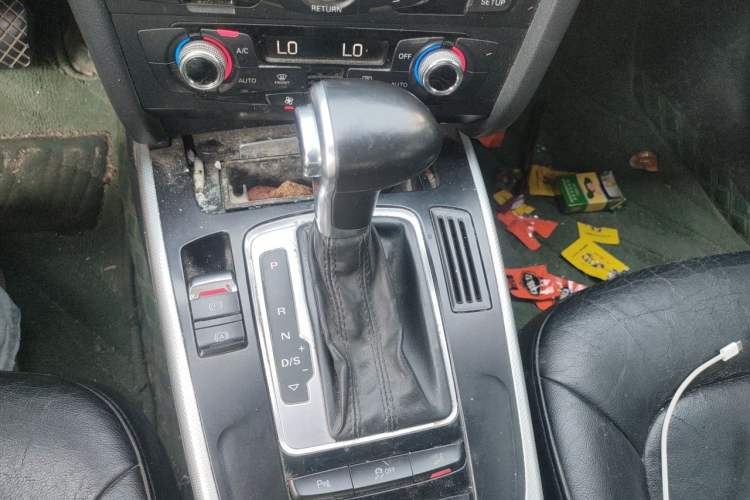 Used Audi A4L 2015 35 TFSI Automatic Standard Model Gear Lever