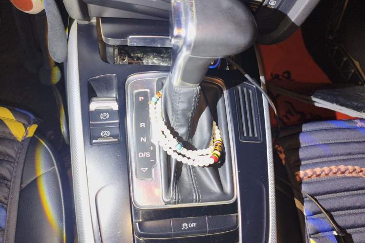 Used Audi A4L  Gear Lever