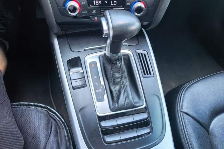 Used Audi A4L 2015 35 TFSI Automatic Standard Model Gear Lever