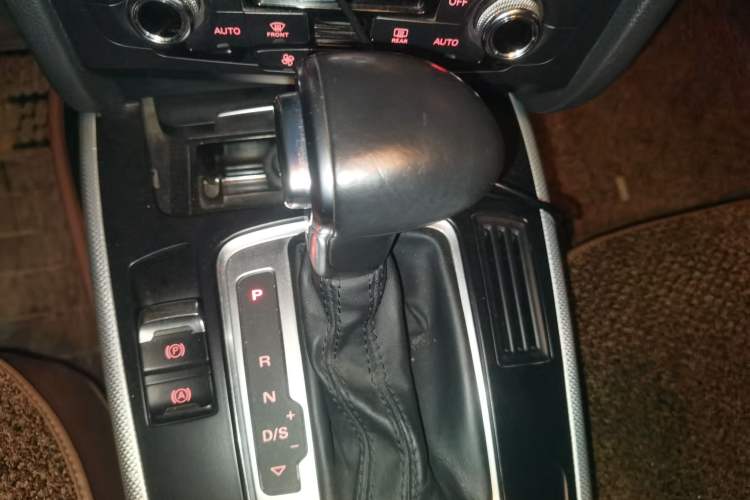 Used Audi A4L 2015 35 TFSI Automatic Standard Model Gear Lever