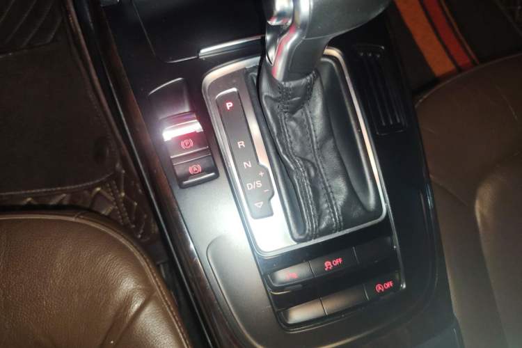 Used Audi A4L 2015 35 TFSI Automatic Comfort Model Gear Lever