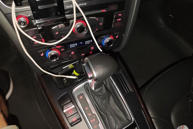 Used Audi A4L 2015 35 TFSI Automatic Comfort Model Gear Lever