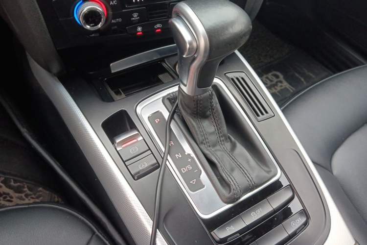 Used Audi A4L 2015 35 TFSI Automatic Standard Model Gear Lever