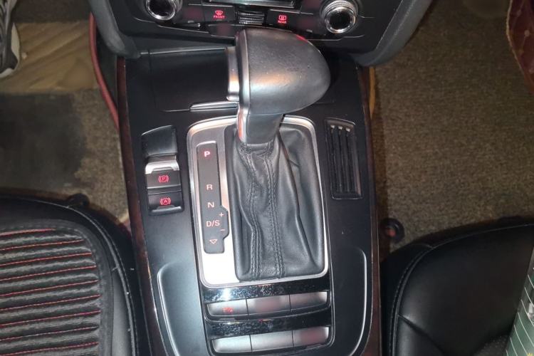 Used Audi A4L 2015 30 TFSI Automatic Comfort Model Gear Lever