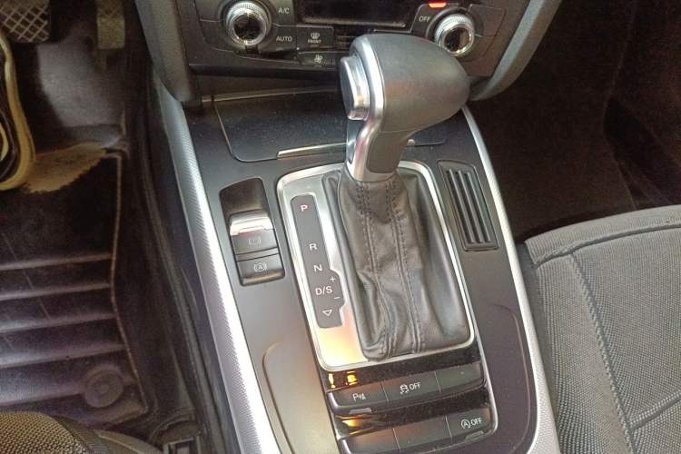 Used Audi A4L 2015 35 TFSI Automatic Standard Model Gear Lever