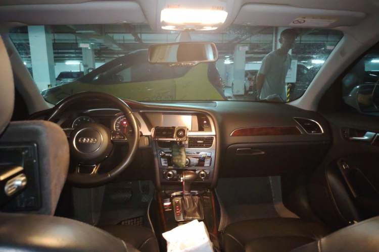 Used Audi A4L 2015 35 TFSI Automatic Comfort Model Headliner
