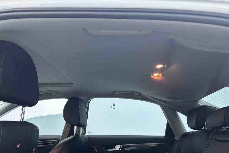Used Audi A4L 2015 35 TFSI Automatic Comfort Model Headliner