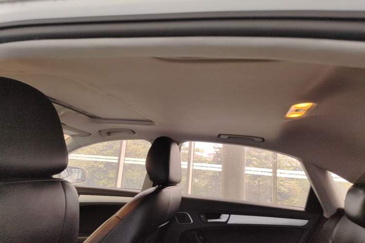 Used Audi A4L 2015 30 TFSI Automatic Comfort Model Headliner