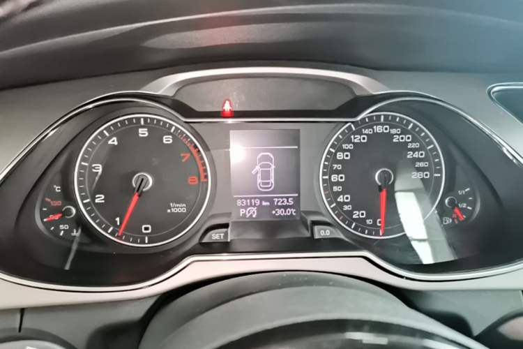 Used Audi A4L 2015 35 TFSI Automatic Comfort Model Instrument Cluster
