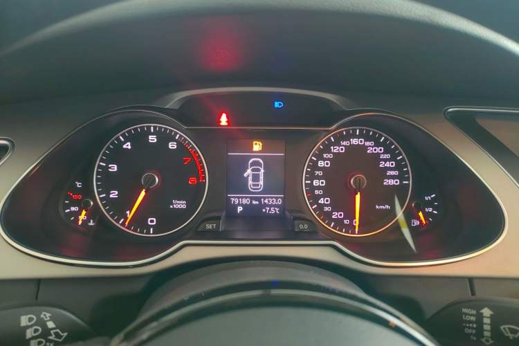 Used Audi A4L 2015 35 TFSI Automatic Comfort Model Instrument Cluster