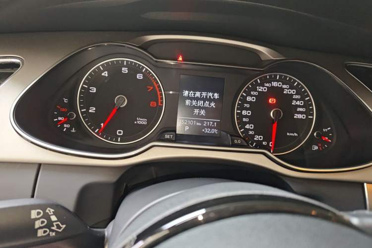 Used Audi A4L 2015 35 TFSI Automatic Comfort Model Instrument Cluster