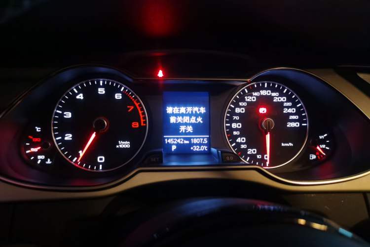 Used Audi A4L 2015 35 TFSI Automatic Comfort Model Instrument Cluster