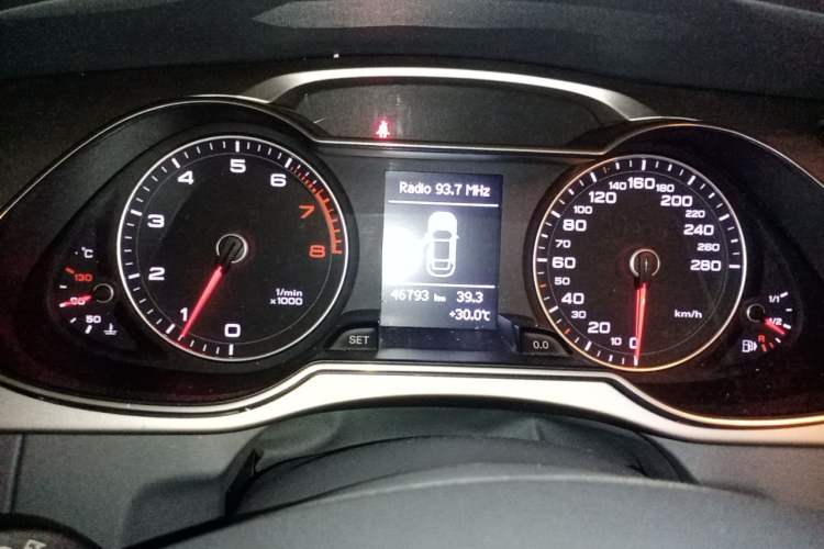 Used Audi A4L 2015 30 TFSI Manual Comfort Model Instrument Cluster