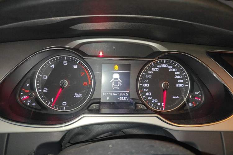 Used Audi A4L 2015 35 TFSI Automatic Comfort Model Instrument Cluster