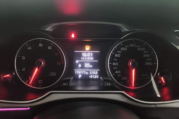 Used Audi A4L 2015 35 TFSI Automatic Comfort Model Instrument Cluster
