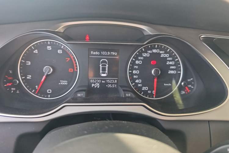 Used Audi A4L 2015 35 TFSI Automatic Comfort Model Instrument Cluster