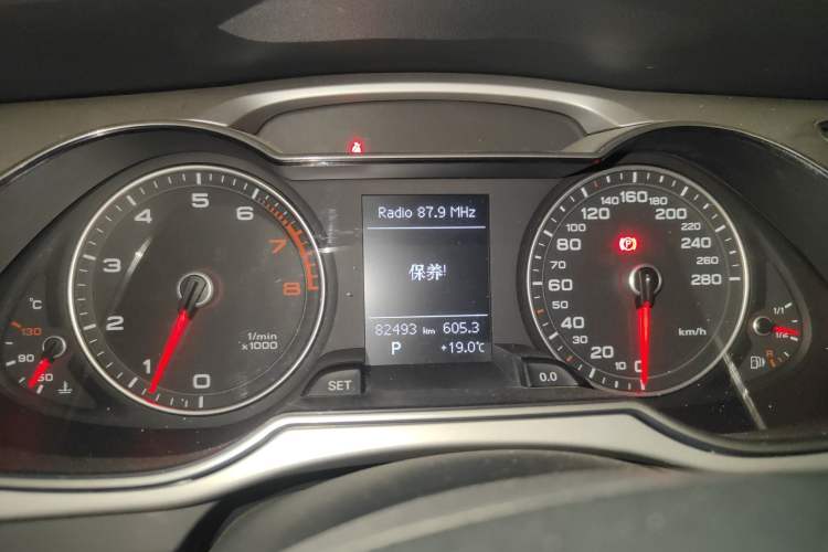 Used Audi A4L 2015 30 TFSI Automatic Comfort Model Instrument Cluster
