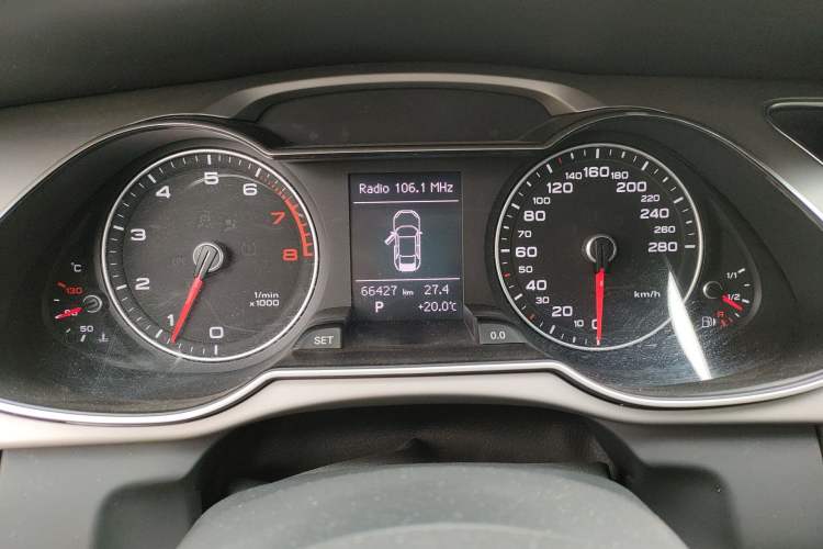 Used Audi A4L 2015 35 TFSI Automatic Comfort Model Instrument Cluster