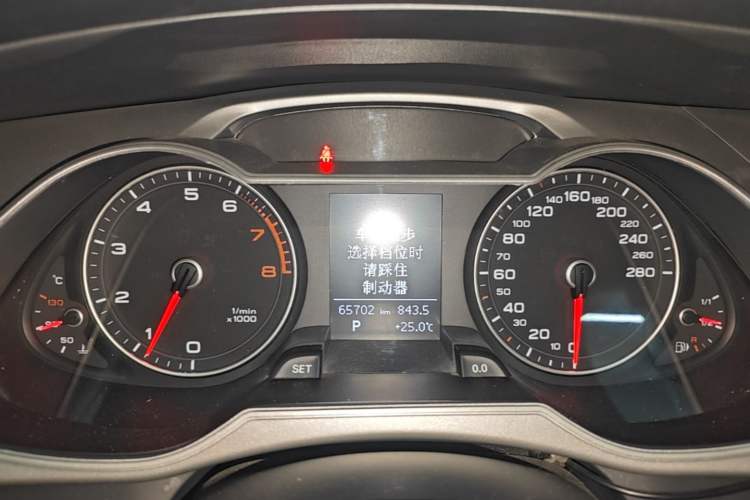 Used Audi A4L 2015 35 TFSI Automatic Comfort Model Instrument Cluster