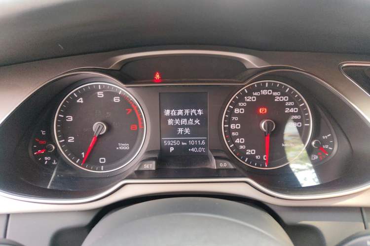 Used Audi A4L 2015 35 TFSI Automatic Comfort Model Instrument Cluster