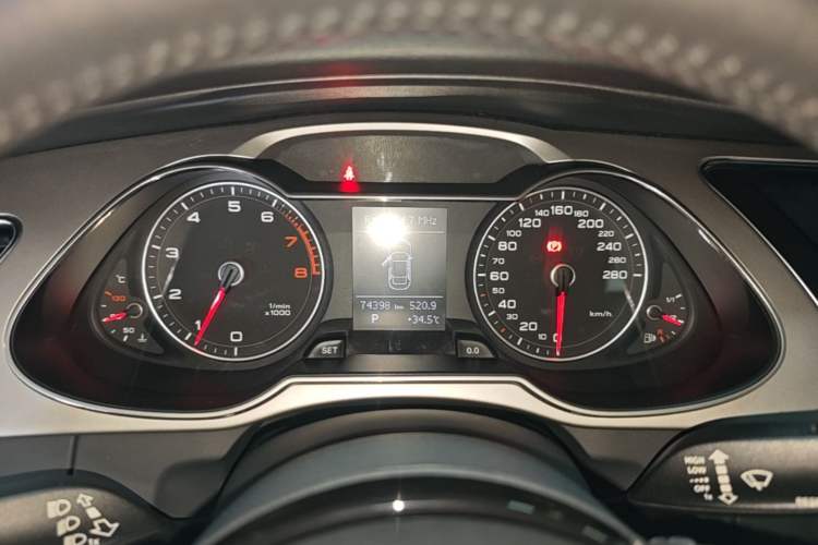 Used Audi A4L 2015 35 TFSI Automatic Comfort Model Instrument Cluster