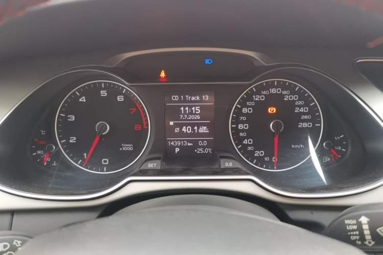 Used Audi A4L 2015 30 TFSI Automatic Comfort Model Instrument Cluster