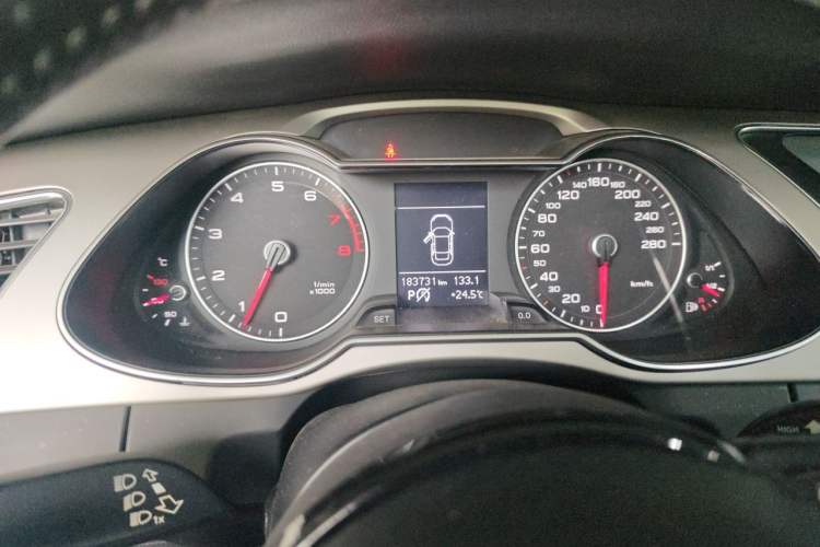 Used Audi A4L 2015 35 TFSI Automatic Comfort Model Instrument Cluster