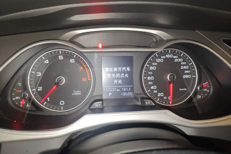 Used Audi A4L 2015 30 TFSI Automatic Comfort Model Instrument Cluster