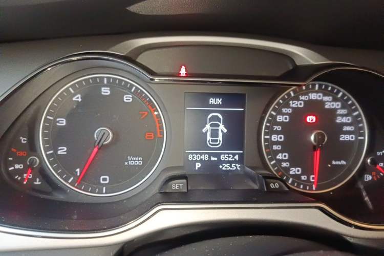 Used Audi A4L 2015 35 TFSI Automatic Comfort Model Instrument Cluster