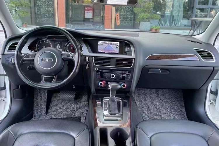 Used Audi A4L 2015 35 TFSI Automatic Comfort Model Interior 1
