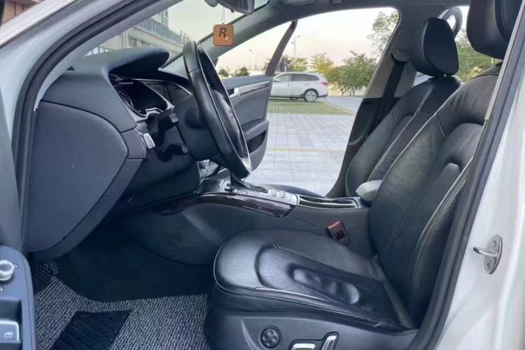 Used Audi A4L 2015 35 TFSI Automatic Comfort Model Interior 2