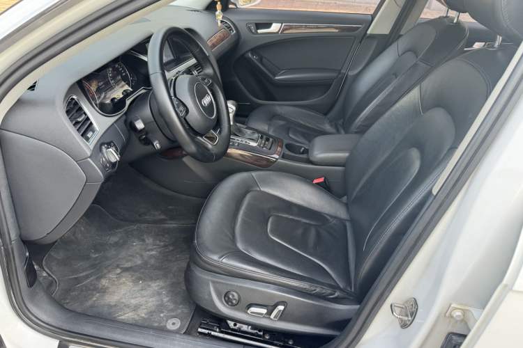 Used Audi A4L 2015 35 TFSI Automatic Comfort Model Interior 2