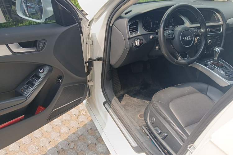Used Audi A4L 2015 35 TFSI Automatic Standard Model Interior 3