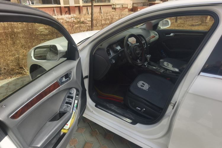 Used Audi A4L 2015 35 TFSI Automatic Comfort Model Interior 3
