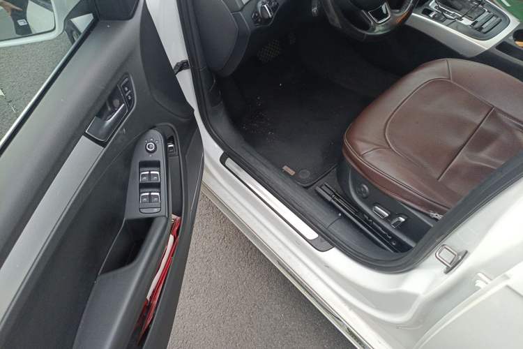 Used Audi A4L 2015 35 TFSI Automatic Standard Model Interior 3