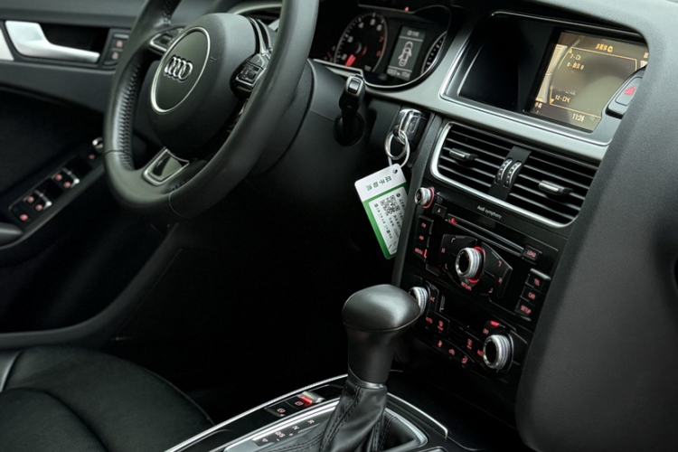 Used Audi A4L 2015 45 TFSI quattro Individual Sport Edition Interior 3