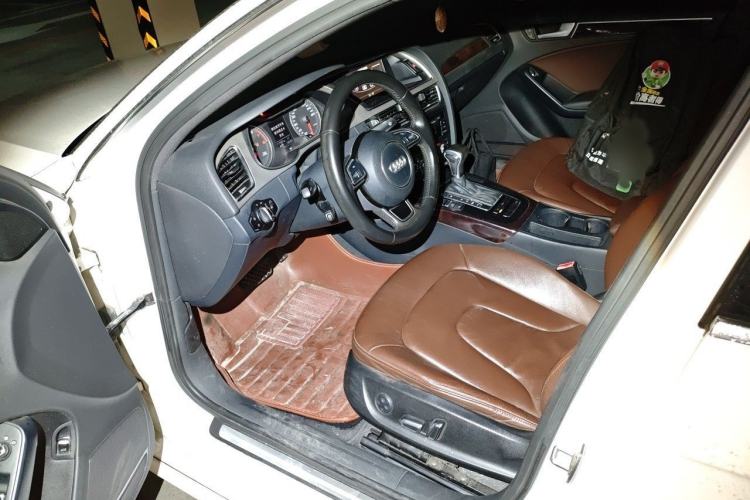 Used Audi A4L 2015 35 TFSI Automatic Comfort Model Interior 3