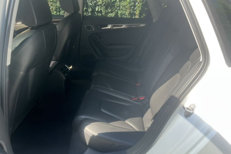 Used Audi A4L 2015 35 TFSI Automatic Comfort Model Interior 3