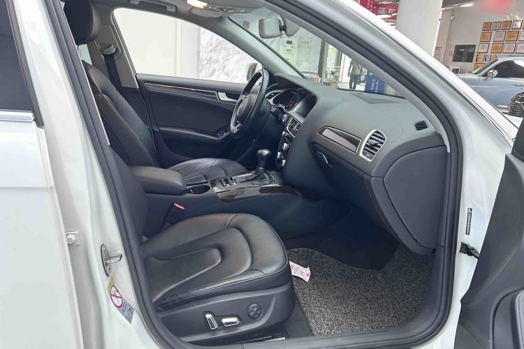 Used Audi A4L 2015 35 TFSI Automatic Comfort Model Interior 3