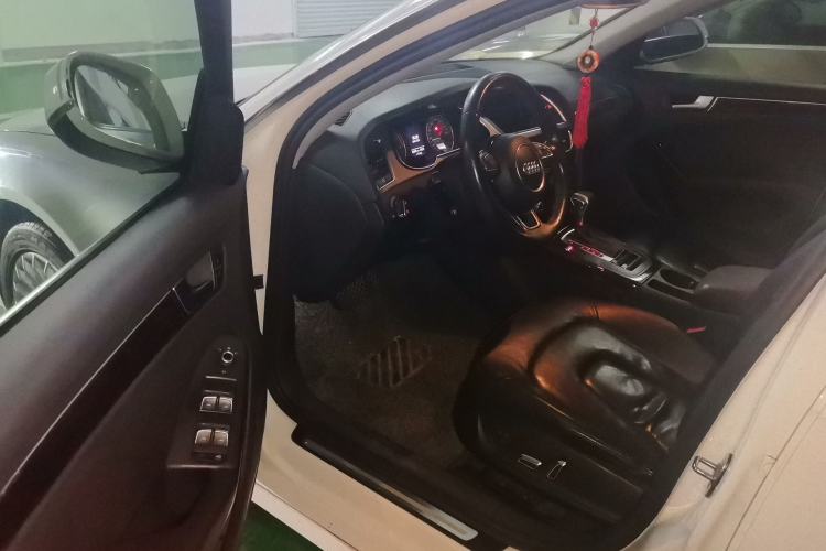 Used Audi A4L 2015 35 TFSI Automatic Comfort Model Interior 3