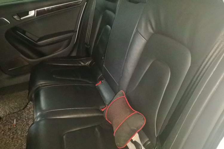 Used Audi A4L 2015 35 TFSI Automatic Comfort Model Interior 4
