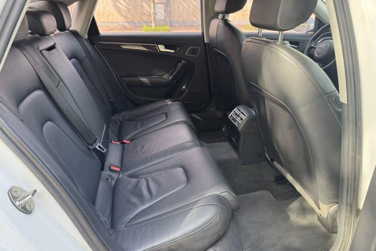 Used Audi A4L 2015 35 TFSI Automatic Comfort Model Interior 5