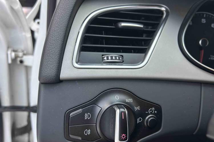 Used Audi A4L 2015 35 TFSI Automatic Comfort Model Interior 6