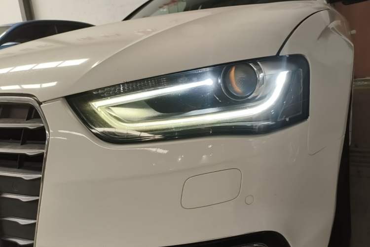 Used Audi A4L 2015 35 TFSI Automatic Comfort Model Left Front Headlight