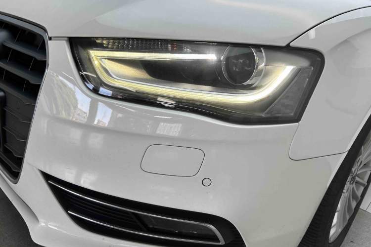 Used Audi A4L 2015 35 TFSI Automatic Comfort Model Left Front Headlight