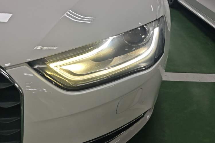 Used Audi A4L 2015 35 TFSI Automatic Comfort Model Left Front Headlight