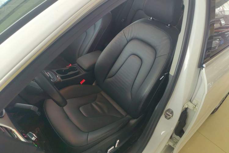 Used Audi A4L 2015 35 TFSI Automatic Comfort Model Left Front Seat