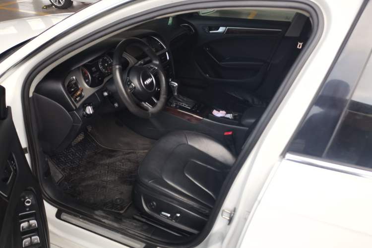 Used Audi A4L 2015 35 TFSI Automatic Comfort Model Left Front Seat