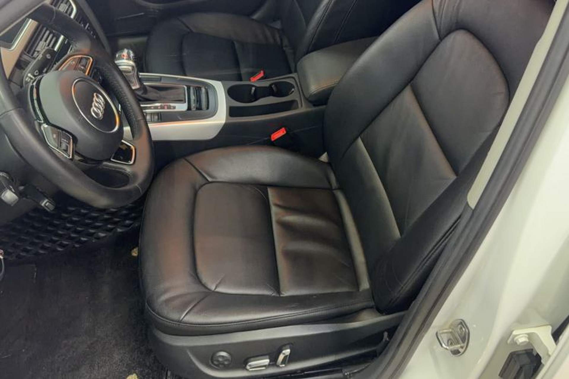 Used Audi A4L 2015 35 TFSI Automatic Standard Model Left Front Seat