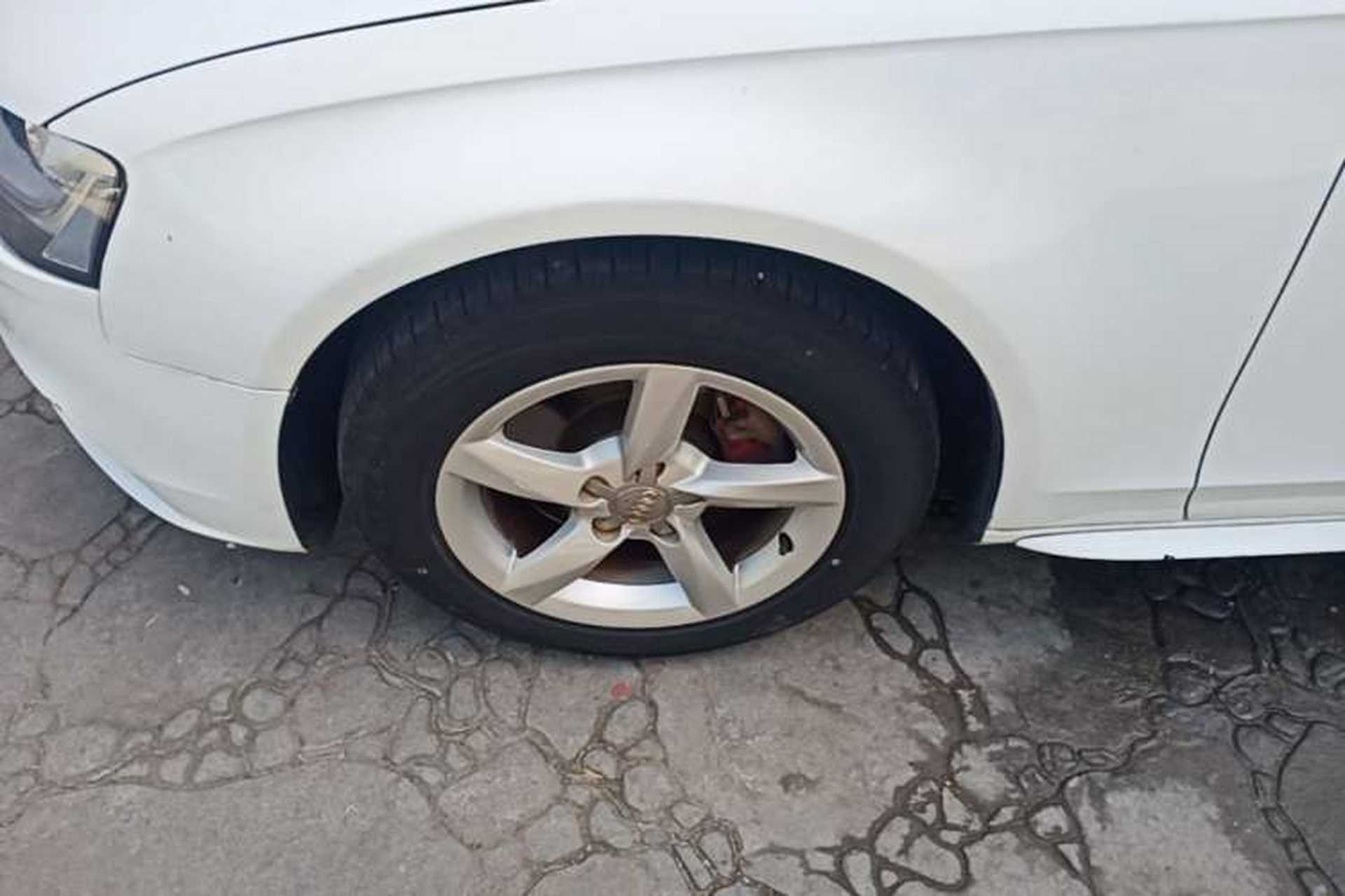 Used Audi A4L 2015 35 TFSI Automatic Standard Model Left Front Wheel Hub